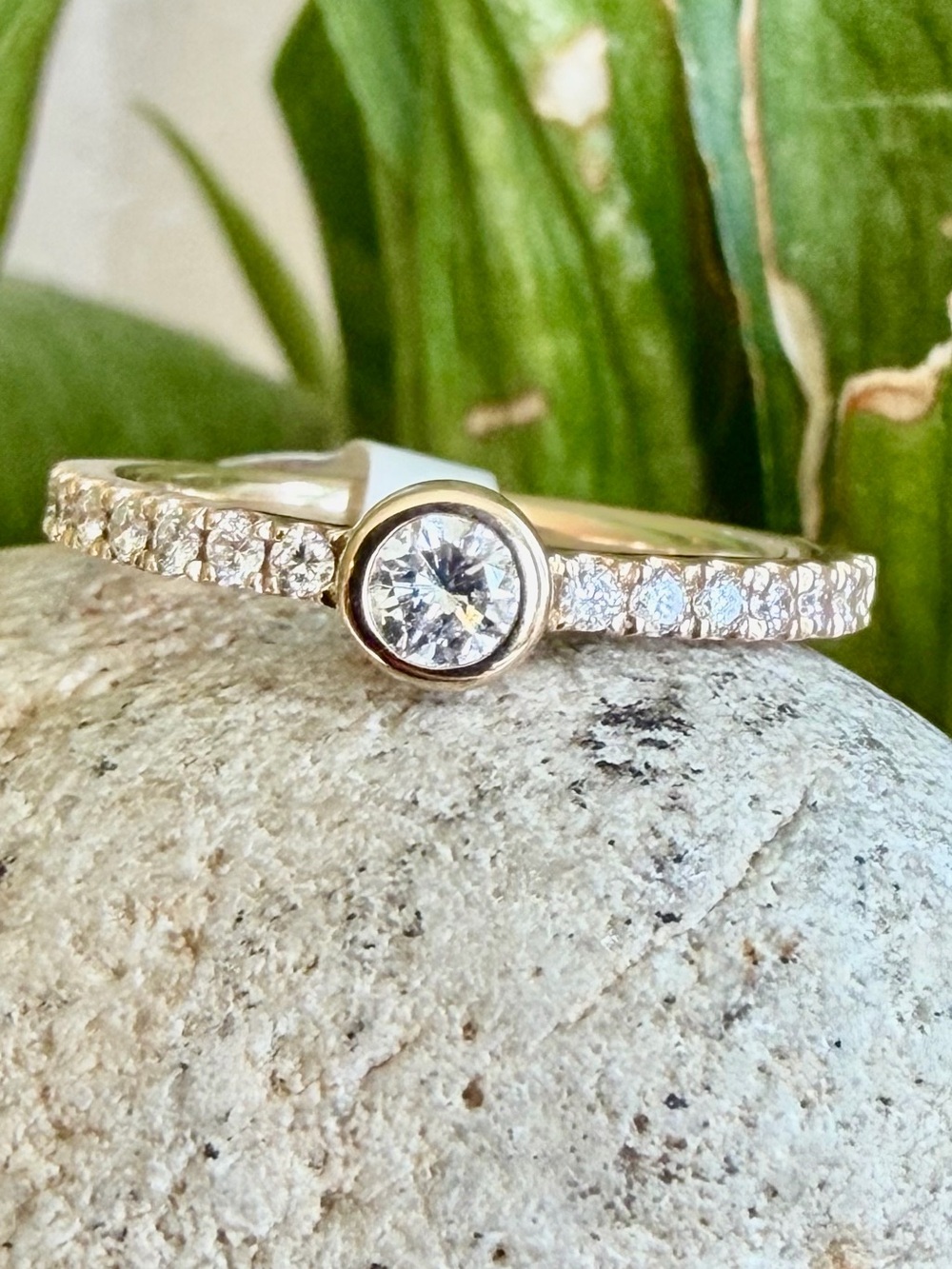 14 karat gold, and Diamond Ring